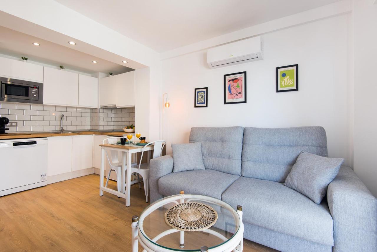 Aloha Puerto Private Apartment 1St Line Carihuela Beach Torremolinos Exterior photo